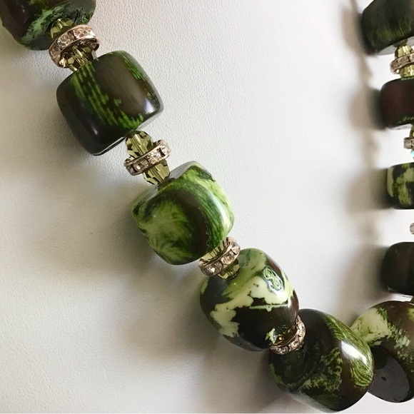 Green Coral Necklace - Picture 3 of 4